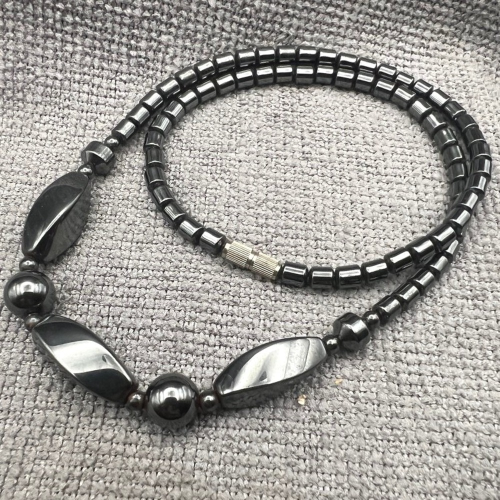 Vintage Hematite Magnetic Bead Necklace Gunmetal Gray Barrel Clasp 16"